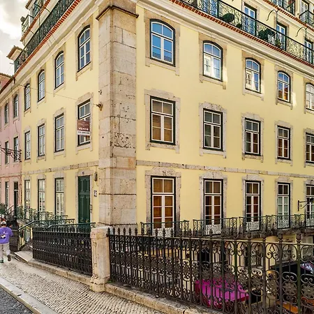 Whome Modern Comfort In Old Daire