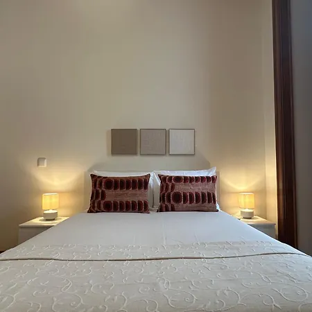 Whome Modern Comfort In Old Apartman *