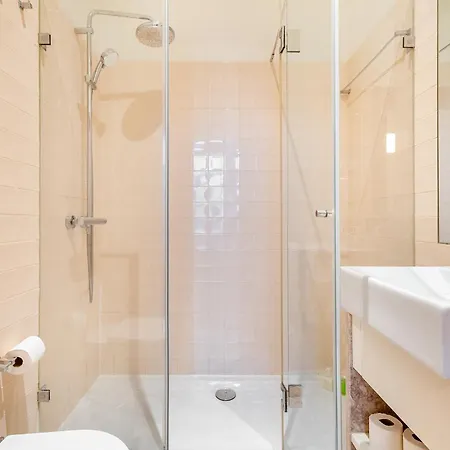 Whome Modern Comfort In Old Apartment *