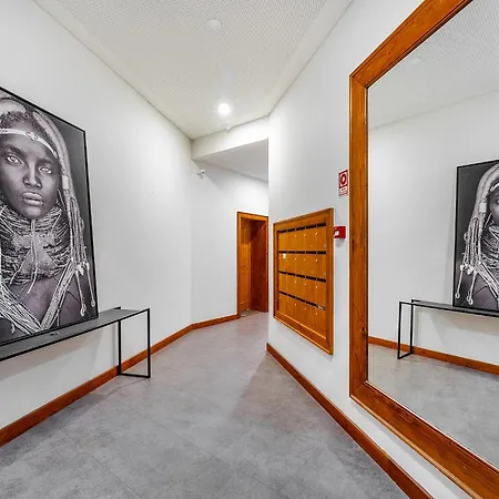 Whome Modern Comfort In Old Apartment Lisbon