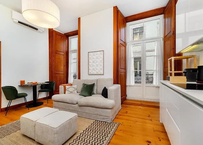 Whome Modern Comfort In Old Apartment Lisbon