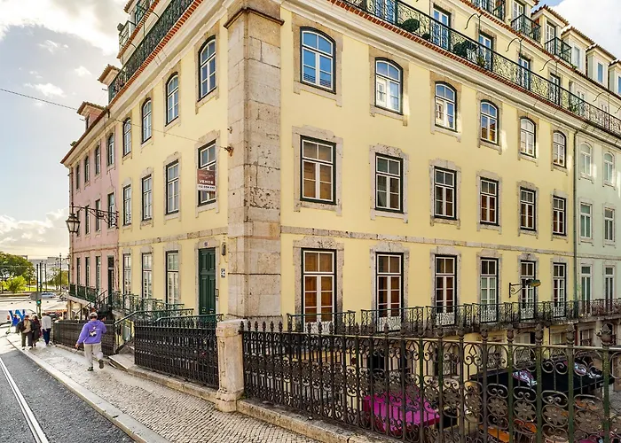 Whome Modern Comfort In Old Apartment